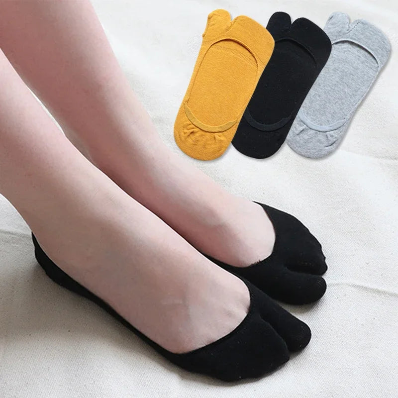 Two Finger Socks Summer